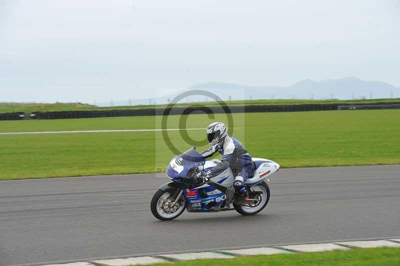 Motorcycle action photographs;anglesey circuit;anglesey trackday photographs;event digital images;eventdigitalimages;no limits trackday;oulton park circuit cheshire;peter wileman photography;trackday;trackday digital images;trackday photos;ty croes circuit wales