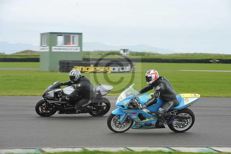 Motorcycle action photographs;anglesey circuit;anglesey trackday photographs;event digital images;eventdigitalimages;no limits trackday;oulton park circuit cheshire;peter wileman photography;trackday;trackday digital images;trackday photos;ty croes circuit wales