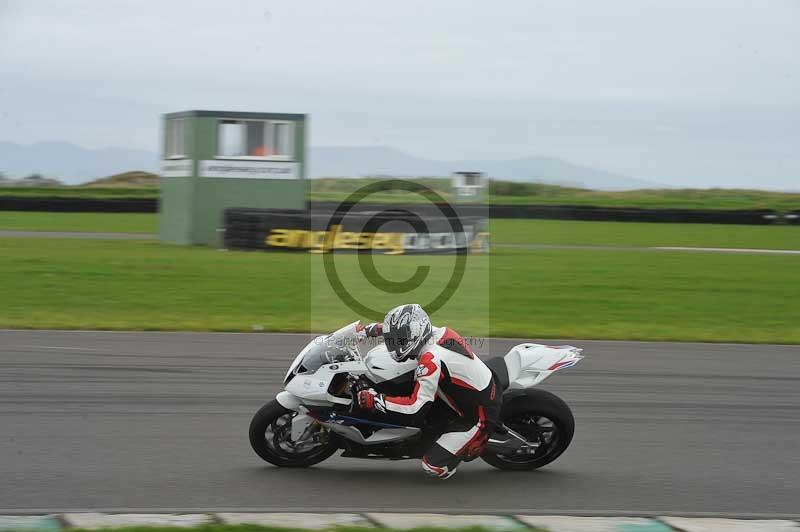 Motorcycle action photographs;anglesey circuit;anglesey trackday photographs;event digital images;eventdigitalimages;no limits trackday;oulton park circuit cheshire;peter wileman photography;trackday;trackday digital images;trackday photos;ty croes circuit wales