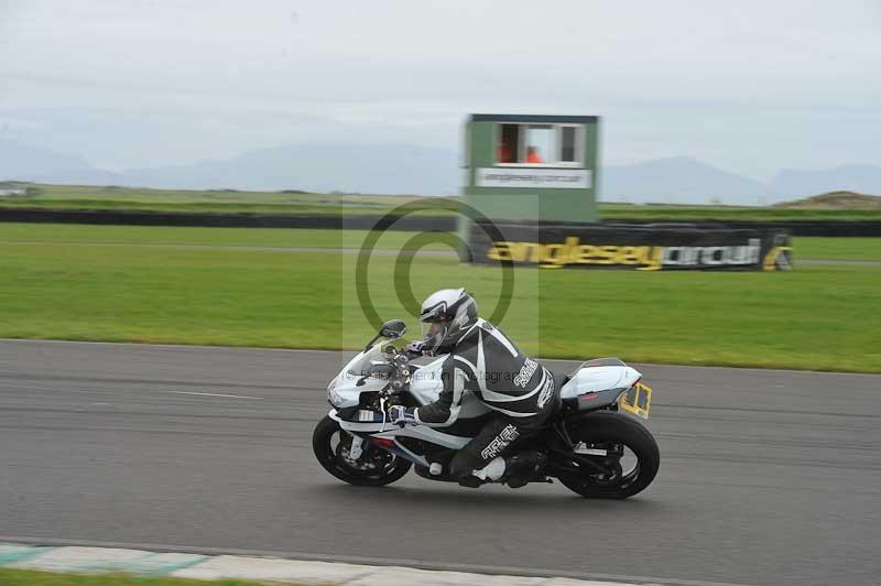 Motorcycle action photographs;anglesey circuit;anglesey trackday photographs;event digital images;eventdigitalimages;no limits trackday;oulton park circuit cheshire;peter wileman photography;trackday;trackday digital images;trackday photos;ty croes circuit wales