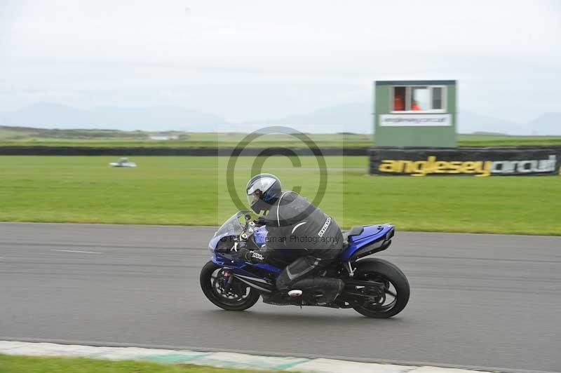 Motorcycle action photographs;anglesey circuit;anglesey trackday photographs;event digital images;eventdigitalimages;no limits trackday;oulton park circuit cheshire;peter wileman photography;trackday;trackday digital images;trackday photos;ty croes circuit wales