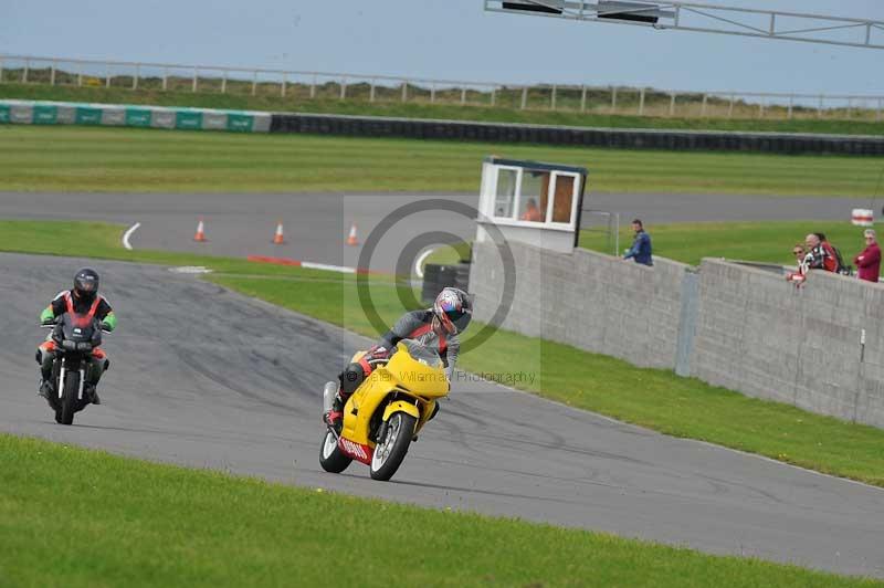 Motorcycle action photographs;anglesey circuit;anglesey trackday photographs;event digital images;eventdigitalimages;no limits trackday;oulton park circuit cheshire;peter wileman photography;trackday;trackday digital images;trackday photos;ty croes circuit wales