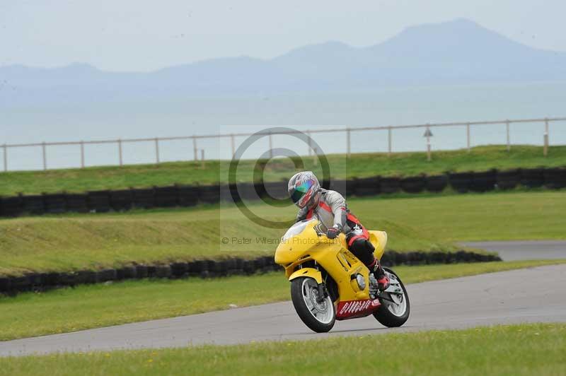 Motorcycle action photographs;anglesey circuit;anglesey trackday photographs;event digital images;eventdigitalimages;no limits trackday;oulton park circuit cheshire;peter wileman photography;trackday;trackday digital images;trackday photos;ty croes circuit wales