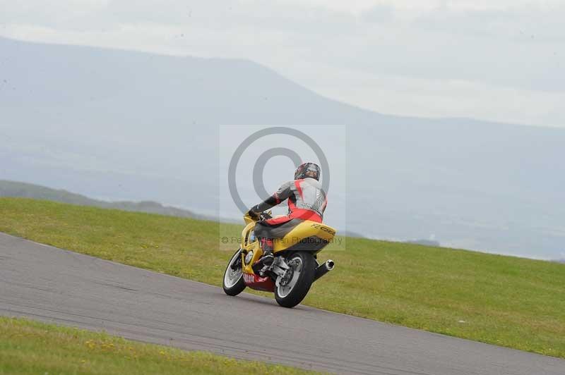 Motorcycle action photographs;anglesey circuit;anglesey trackday photographs;event digital images;eventdigitalimages;no limits trackday;oulton park circuit cheshire;peter wileman photography;trackday;trackday digital images;trackday photos;ty croes circuit wales