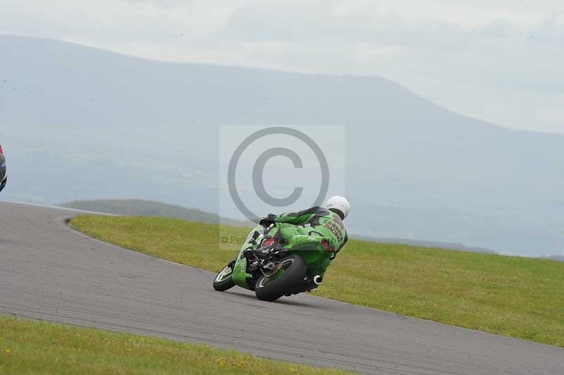 Motorcycle action photographs;anglesey circuit;anglesey trackday photographs;event digital images;eventdigitalimages;no limits trackday;oulton park circuit cheshire;peter wileman photography;trackday;trackday digital images;trackday photos;ty croes circuit wales