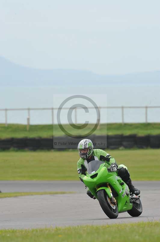 Motorcycle action photographs;anglesey circuit;anglesey trackday photographs;event digital images;eventdigitalimages;no limits trackday;oulton park circuit cheshire;peter wileman photography;trackday;trackday digital images;trackday photos;ty croes circuit wales