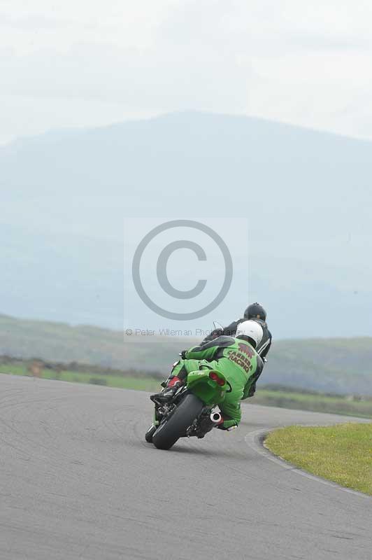 Motorcycle action photographs;anglesey circuit;anglesey trackday photographs;event digital images;eventdigitalimages;no limits trackday;oulton park circuit cheshire;peter wileman photography;trackday;trackday digital images;trackday photos;ty croes circuit wales