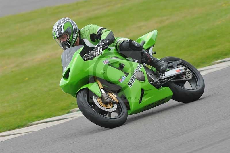 Motorcycle action photographs;anglesey circuit;anglesey trackday photographs;event digital images;eventdigitalimages;no limits trackday;oulton park circuit cheshire;peter wileman photography;trackday;trackday digital images;trackday photos;ty croes circuit wales