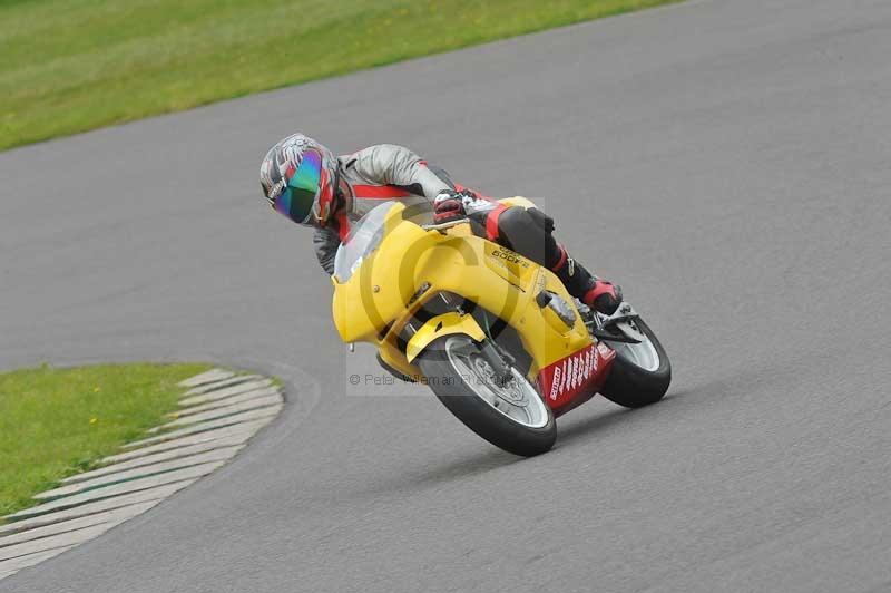 Motorcycle action photographs;anglesey circuit;anglesey trackday photographs;event digital images;eventdigitalimages;no limits trackday;oulton park circuit cheshire;peter wileman photography;trackday;trackday digital images;trackday photos;ty croes circuit wales