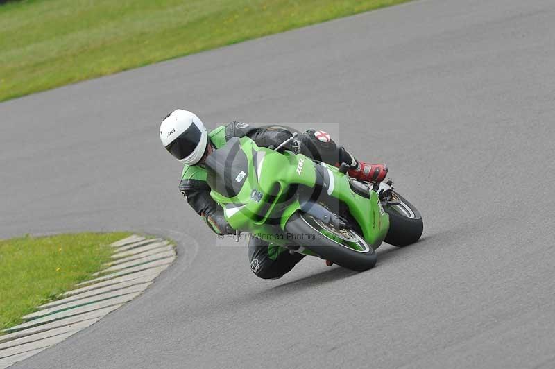 Motorcycle action photographs;anglesey circuit;anglesey trackday photographs;event digital images;eventdigitalimages;no limits trackday;oulton park circuit cheshire;peter wileman photography;trackday;trackday digital images;trackday photos;ty croes circuit wales