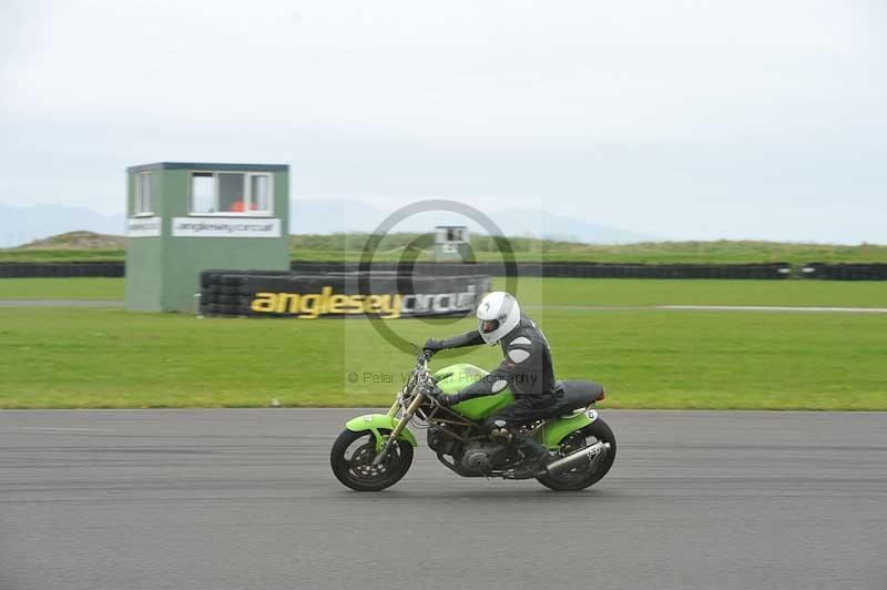 Motorcycle action photographs;anglesey circuit;anglesey trackday photographs;event digital images;eventdigitalimages;no limits trackday;oulton park circuit cheshire;peter wileman photography;trackday;trackday digital images;trackday photos;ty croes circuit wales