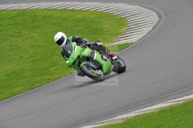 Motorcycle action photographs;anglesey circuit;anglesey trackday photographs;event digital images;eventdigitalimages;no limits trackday;oulton park circuit cheshire;peter wileman photography;trackday;trackday digital images;trackday photos;ty croes circuit wales