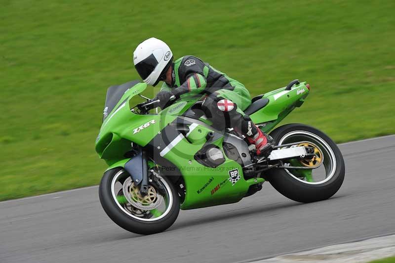 Motorcycle action photographs;anglesey circuit;anglesey trackday photographs;event digital images;eventdigitalimages;no limits trackday;oulton park circuit cheshire;peter wileman photography;trackday;trackday digital images;trackday photos;ty croes circuit wales