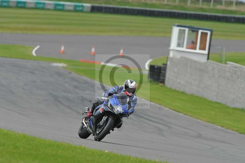 Motorcycle action photographs;anglesey circuit;anglesey trackday photographs;event digital images;eventdigitalimages;no limits trackday;oulton park circuit cheshire;peter wileman photography;trackday;trackday digital images;trackday photos;ty croes circuit wales