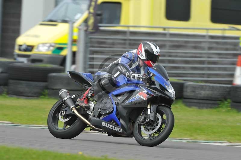 Motorcycle action photographs;anglesey circuit;anglesey trackday photographs;event digital images;eventdigitalimages;no limits trackday;oulton park circuit cheshire;peter wileman photography;trackday;trackday digital images;trackday photos;ty croes circuit wales