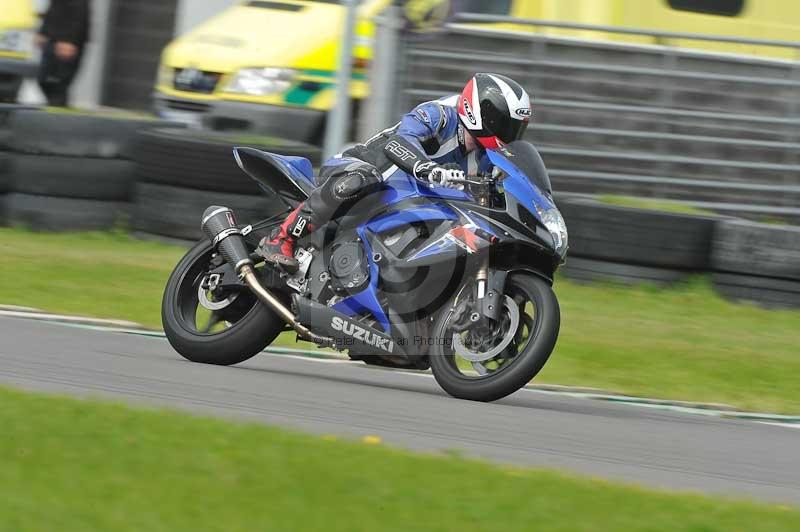 Motorcycle action photographs;anglesey circuit;anglesey trackday photographs;event digital images;eventdigitalimages;no limits trackday;oulton park circuit cheshire;peter wileman photography;trackday;trackday digital images;trackday photos;ty croes circuit wales