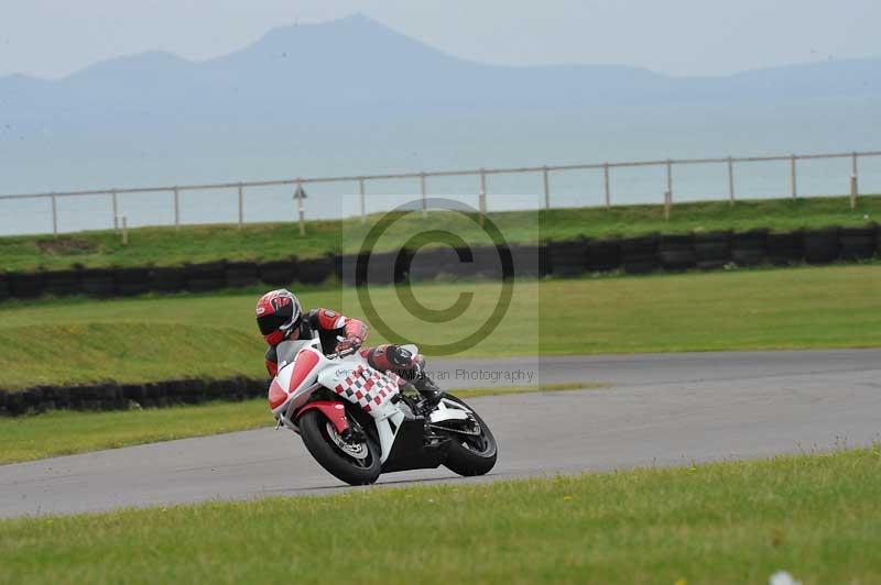 Motorcycle action photographs;anglesey circuit;anglesey trackday photographs;event digital images;eventdigitalimages;no limits trackday;oulton park circuit cheshire;peter wileman photography;trackday;trackday digital images;trackday photos;ty croes circuit wales