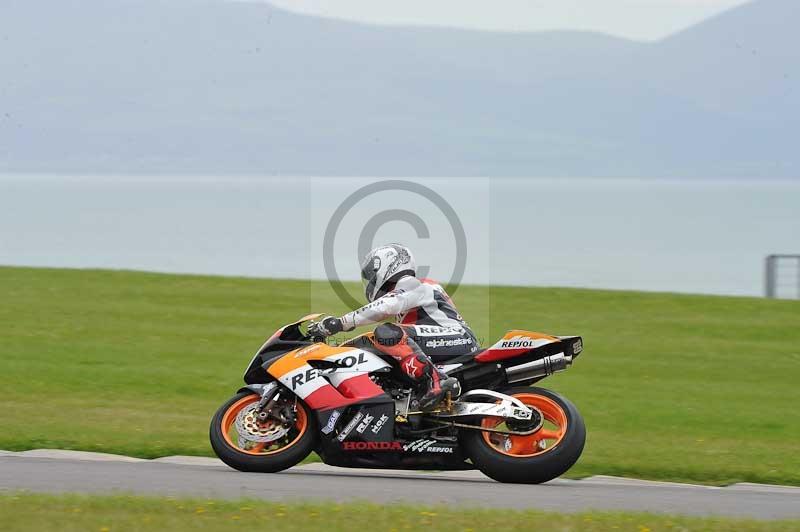 Motorcycle action photographs;anglesey circuit;anglesey trackday photographs;event digital images;eventdigitalimages;no limits trackday;oulton park circuit cheshire;peter wileman photography;trackday;trackday digital images;trackday photos;ty croes circuit wales