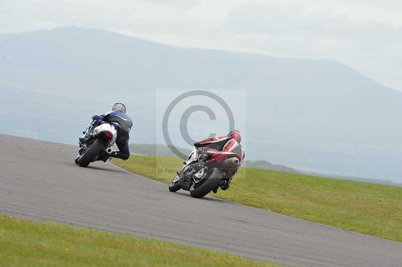 Motorcycle action photographs;anglesey circuit;anglesey trackday photographs;event digital images;eventdigitalimages;no limits trackday;oulton park circuit cheshire;peter wileman photography;trackday;trackday digital images;trackday photos;ty croes circuit wales