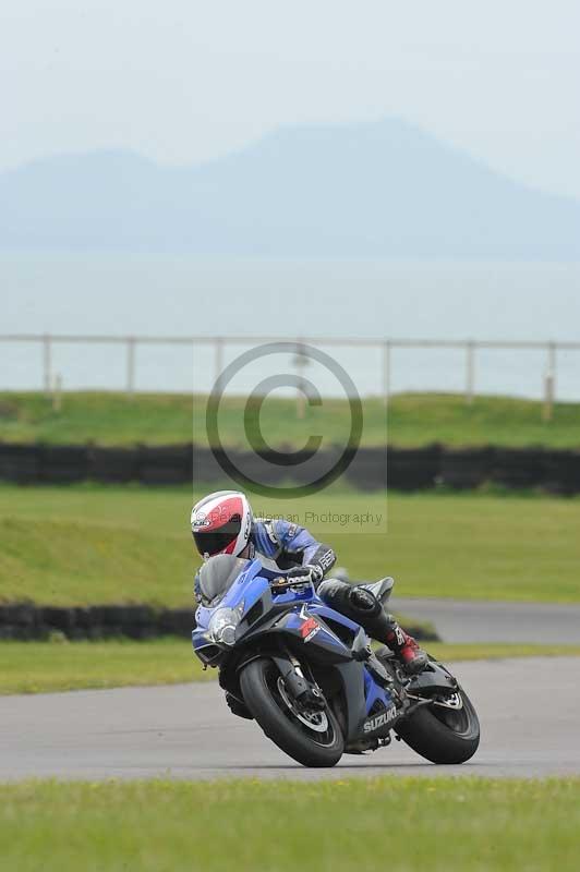 Motorcycle action photographs;anglesey circuit;anglesey trackday photographs;event digital images;eventdigitalimages;no limits trackday;oulton park circuit cheshire;peter wileman photography;trackday;trackday digital images;trackday photos;ty croes circuit wales