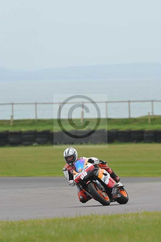 Motorcycle action photographs;anglesey circuit;anglesey trackday photographs;event digital images;eventdigitalimages;no limits trackday;oulton park circuit cheshire;peter wileman photography;trackday;trackday digital images;trackday photos;ty croes circuit wales