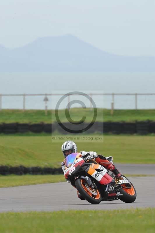 Motorcycle action photographs;anglesey circuit;anglesey trackday photographs;event digital images;eventdigitalimages;no limits trackday;oulton park circuit cheshire;peter wileman photography;trackday;trackday digital images;trackday photos;ty croes circuit wales