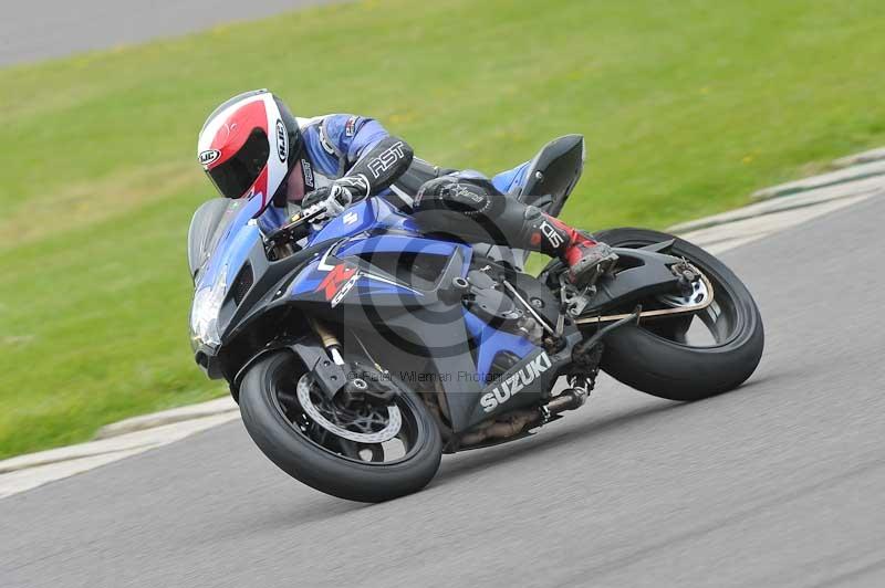 Motorcycle action photographs;anglesey circuit;anglesey trackday photographs;event digital images;eventdigitalimages;no limits trackday;oulton park circuit cheshire;peter wileman photography;trackday;trackday digital images;trackday photos;ty croes circuit wales