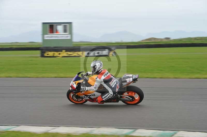 Motorcycle action photographs;anglesey circuit;anglesey trackday photographs;event digital images;eventdigitalimages;no limits trackday;oulton park circuit cheshire;peter wileman photography;trackday;trackday digital images;trackday photos;ty croes circuit wales