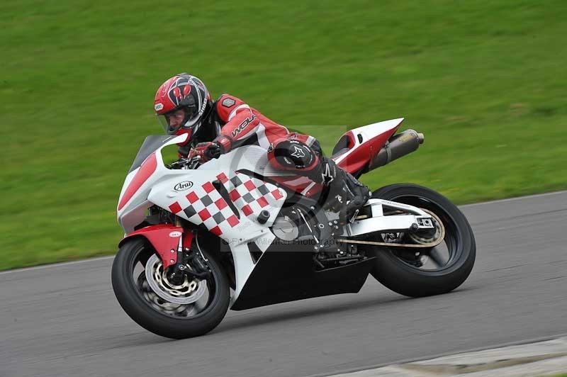 Motorcycle action photographs;anglesey circuit;anglesey trackday photographs;event digital images;eventdigitalimages;no limits trackday;oulton park circuit cheshire;peter wileman photography;trackday;trackday digital images;trackday photos;ty croes circuit wales