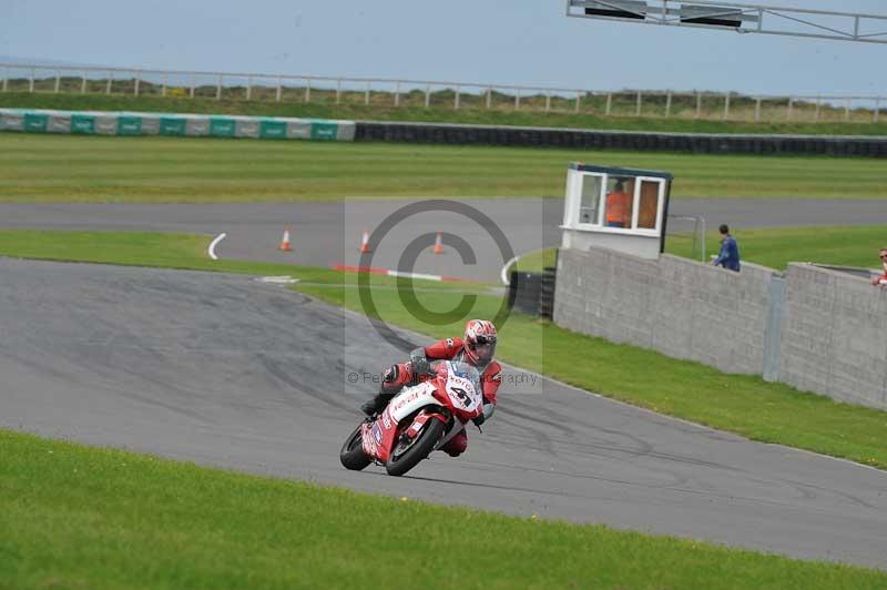 Motorcycle action photographs;anglesey circuit;anglesey trackday photographs;event digital images;eventdigitalimages;no limits trackday;oulton park circuit cheshire;peter wileman photography;trackday;trackday digital images;trackday photos;ty croes circuit wales