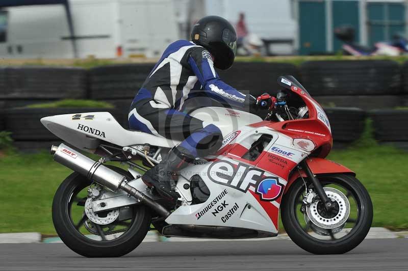 Motorcycle action photographs;anglesey circuit;anglesey trackday photographs;event digital images;eventdigitalimages;no limits trackday;oulton park circuit cheshire;peter wileman photography;trackday;trackday digital images;trackday photos;ty croes circuit wales