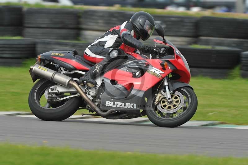 Motorcycle action photographs;anglesey circuit;anglesey trackday photographs;event digital images;eventdigitalimages;no limits trackday;oulton park circuit cheshire;peter wileman photography;trackday;trackday digital images;trackday photos;ty croes circuit wales