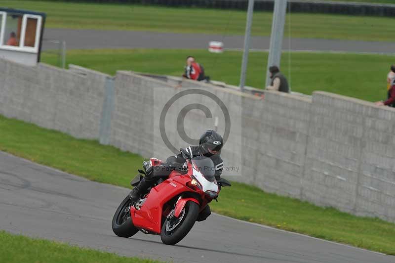 Motorcycle action photographs;anglesey circuit;anglesey trackday photographs;event digital images;eventdigitalimages;no limits trackday;oulton park circuit cheshire;peter wileman photography;trackday;trackday digital images;trackday photos;ty croes circuit wales