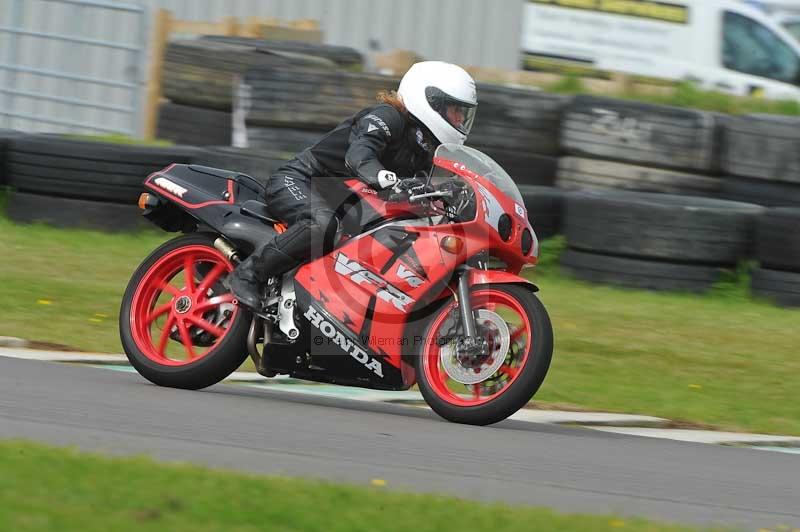 Motorcycle action photographs;anglesey circuit;anglesey trackday photographs;event digital images;eventdigitalimages;no limits trackday;oulton park circuit cheshire;peter wileman photography;trackday;trackday digital images;trackday photos;ty croes circuit wales