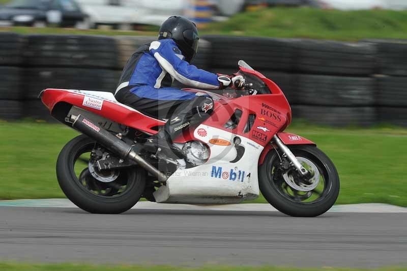 Motorcycle action photographs;anglesey circuit;anglesey trackday photographs;event digital images;eventdigitalimages;no limits trackday;oulton park circuit cheshire;peter wileman photography;trackday;trackday digital images;trackday photos;ty croes circuit wales