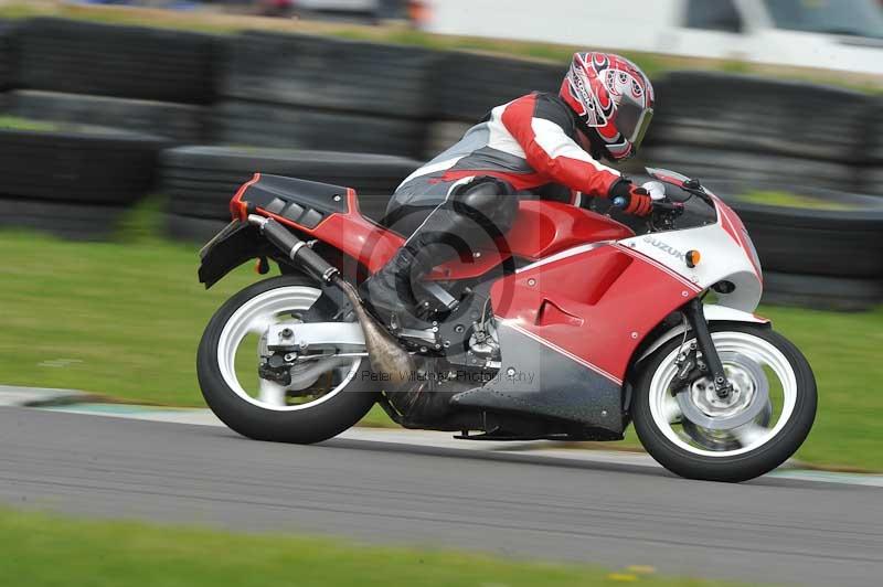 Motorcycle action photographs;anglesey circuit;anglesey trackday photographs;event digital images;eventdigitalimages;no limits trackday;oulton park circuit cheshire;peter wileman photography;trackday;trackday digital images;trackday photos;ty croes circuit wales