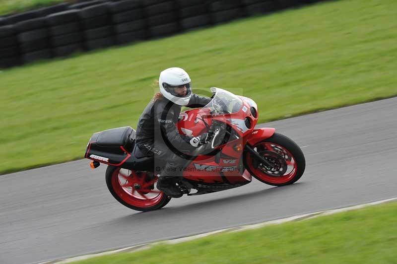 Motorcycle action photographs;anglesey circuit;anglesey trackday photographs;event digital images;eventdigitalimages;no limits trackday;oulton park circuit cheshire;peter wileman photography;trackday;trackday digital images;trackday photos;ty croes circuit wales