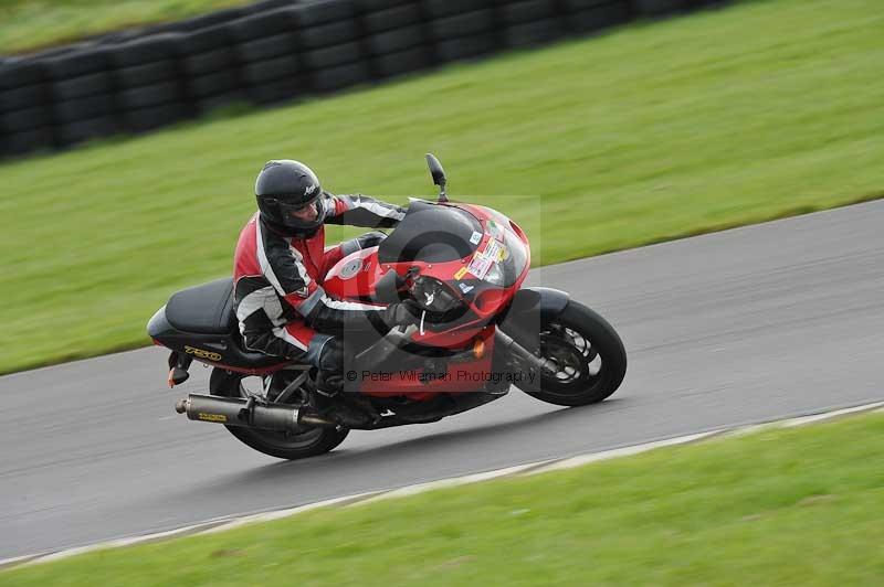 Motorcycle action photographs;anglesey circuit;anglesey trackday photographs;event digital images;eventdigitalimages;no limits trackday;oulton park circuit cheshire;peter wileman photography;trackday;trackday digital images;trackday photos;ty croes circuit wales