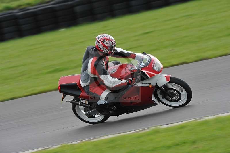 Motorcycle action photographs;anglesey circuit;anglesey trackday photographs;event digital images;eventdigitalimages;no limits trackday;oulton park circuit cheshire;peter wileman photography;trackday;trackday digital images;trackday photos;ty croes circuit wales