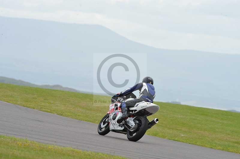 Motorcycle action photographs;anglesey circuit;anglesey trackday photographs;event digital images;eventdigitalimages;no limits trackday;oulton park circuit cheshire;peter wileman photography;trackday;trackday digital images;trackday photos;ty croes circuit wales