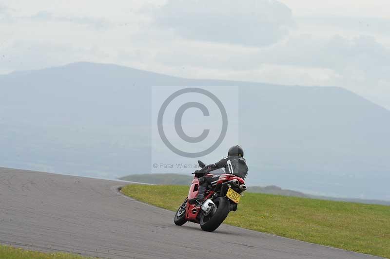 Motorcycle action photographs;anglesey circuit;anglesey trackday photographs;event digital images;eventdigitalimages;no limits trackday;oulton park circuit cheshire;peter wileman photography;trackday;trackday digital images;trackday photos;ty croes circuit wales