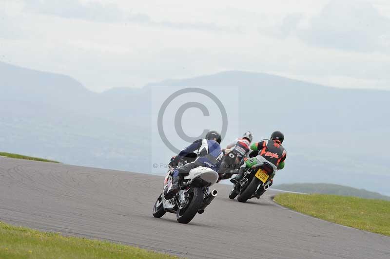 Motorcycle action photographs;anglesey circuit;anglesey trackday photographs;event digital images;eventdigitalimages;no limits trackday;oulton park circuit cheshire;peter wileman photography;trackday;trackday digital images;trackday photos;ty croes circuit wales