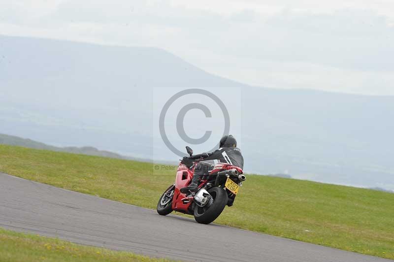 Motorcycle action photographs;anglesey circuit;anglesey trackday photographs;event digital images;eventdigitalimages;no limits trackday;oulton park circuit cheshire;peter wileman photography;trackday;trackday digital images;trackday photos;ty croes circuit wales