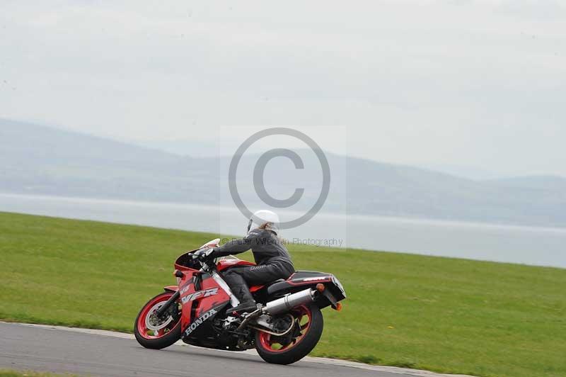 Motorcycle action photographs;anglesey circuit;anglesey trackday photographs;event digital images;eventdigitalimages;no limits trackday;oulton park circuit cheshire;peter wileman photography;trackday;trackday digital images;trackday photos;ty croes circuit wales