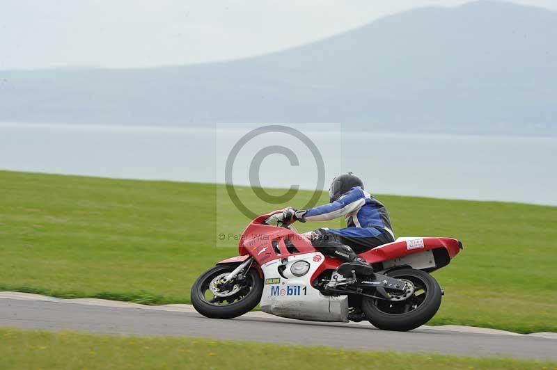 Motorcycle action photographs;anglesey circuit;anglesey trackday photographs;event digital images;eventdigitalimages;no limits trackday;oulton park circuit cheshire;peter wileman photography;trackday;trackday digital images;trackday photos;ty croes circuit wales