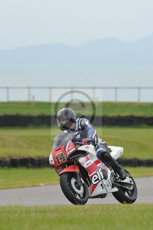 Motorcycle action photographs;anglesey circuit;anglesey trackday photographs;event digital images;eventdigitalimages;no limits trackday;oulton park circuit cheshire;peter wileman photography;trackday;trackday digital images;trackday photos;ty croes circuit wales