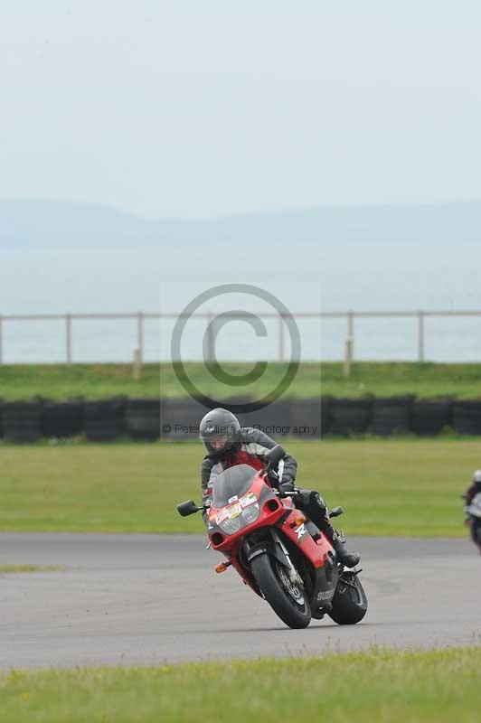 Motorcycle action photographs;anglesey circuit;anglesey trackday photographs;event digital images;eventdigitalimages;no limits trackday;oulton park circuit cheshire;peter wileman photography;trackday;trackday digital images;trackday photos;ty croes circuit wales