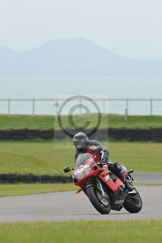 Motorcycle action photographs;anglesey circuit;anglesey trackday photographs;event digital images;eventdigitalimages;no limits trackday;oulton park circuit cheshire;peter wileman photography;trackday;trackday digital images;trackday photos;ty croes circuit wales