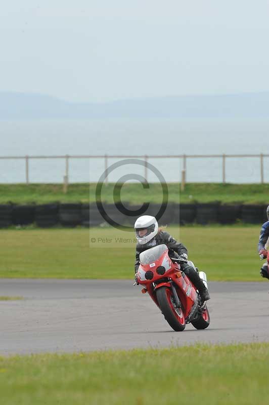 Motorcycle action photographs;anglesey circuit;anglesey trackday photographs;event digital images;eventdigitalimages;no limits trackday;oulton park circuit cheshire;peter wileman photography;trackday;trackday digital images;trackday photos;ty croes circuit wales