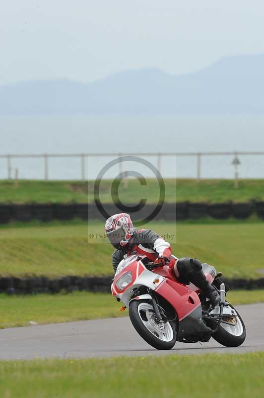 Motorcycle action photographs;anglesey circuit;anglesey trackday photographs;event digital images;eventdigitalimages;no limits trackday;oulton park circuit cheshire;peter wileman photography;trackday;trackday digital images;trackday photos;ty croes circuit wales